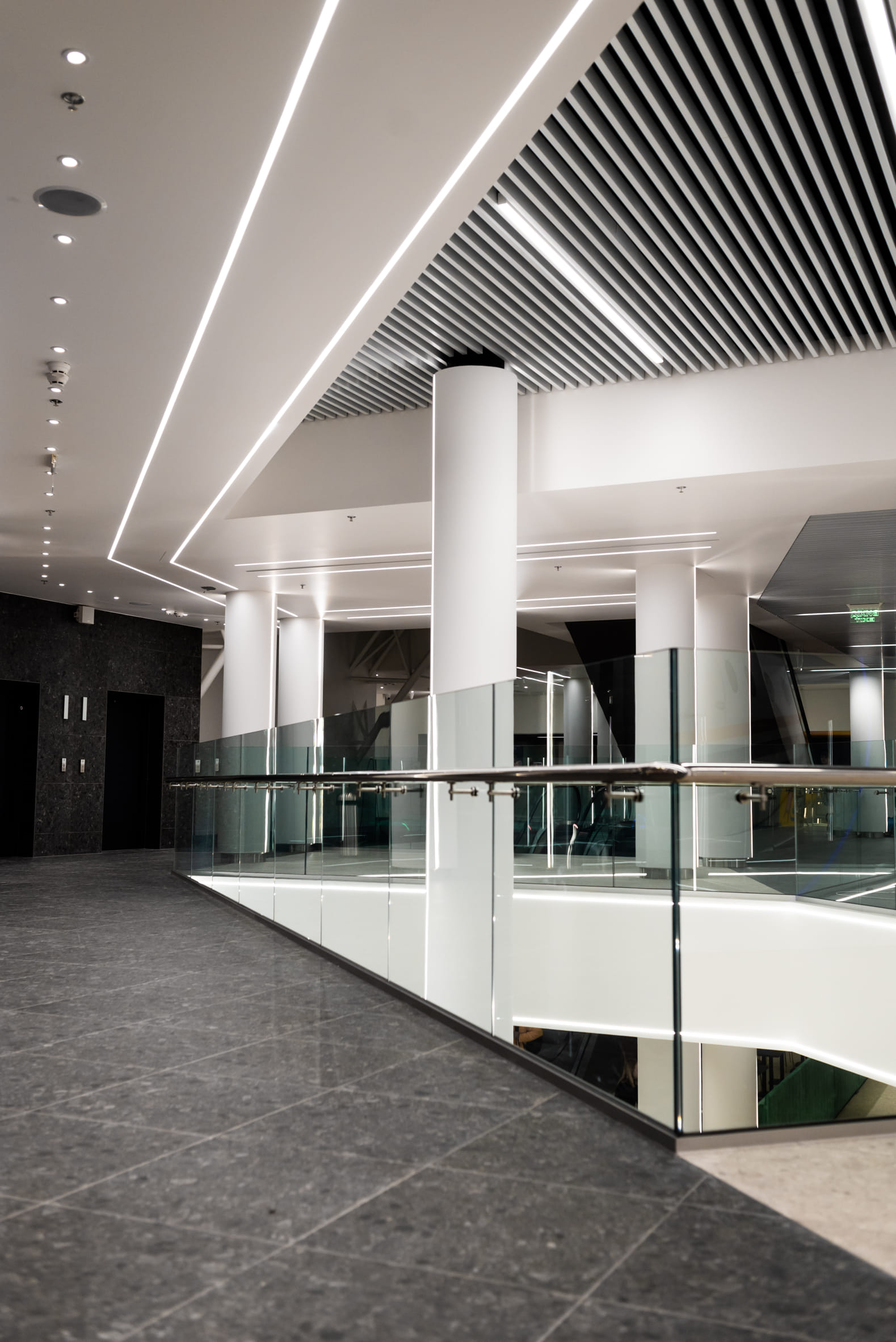 servicios de empresas de electricidad (9) instalación de iluminación led